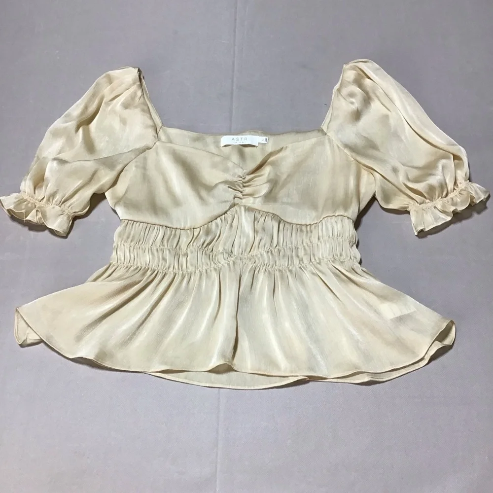 ASTR Women's Beige Ruched Puff Sleeve Blouse